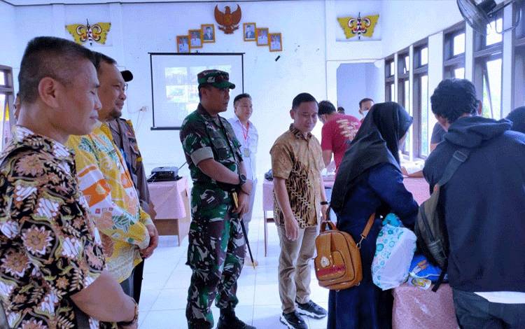Kodim 1017/Lamandau Gelar Pengobatan Gratis dan Khitanan Massal