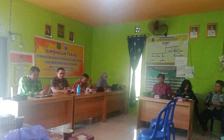 Perangkat Desa dan BPD Terusan Raya Hulu Ikuti Bimtek, Ini Harapan Camat Bataguh