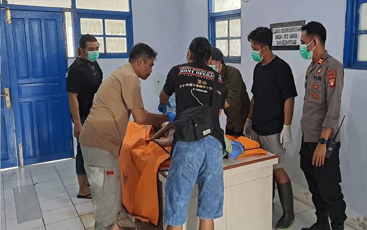 Mayat Seorang Pria Tanpa Identitas Ditemukan Mengapung di DAS Barito