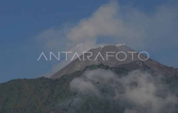 Gunung Api Semeru Kembali Erupsi Disertai Awan Panas Guguran