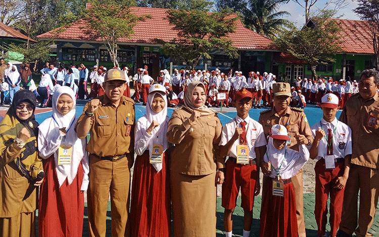 Buka MPLS, Wabup Kotim Ajak Peserta Didik Bersyukur