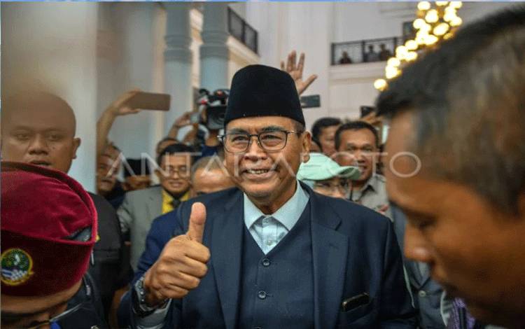 "Sesat" Panji Gumilang dari NII ke "Agama Baru"