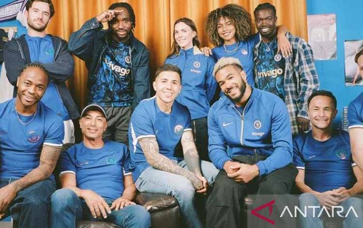 Chelsea Rilis Seragam Tanpa Sponsor untuk Musim Baru