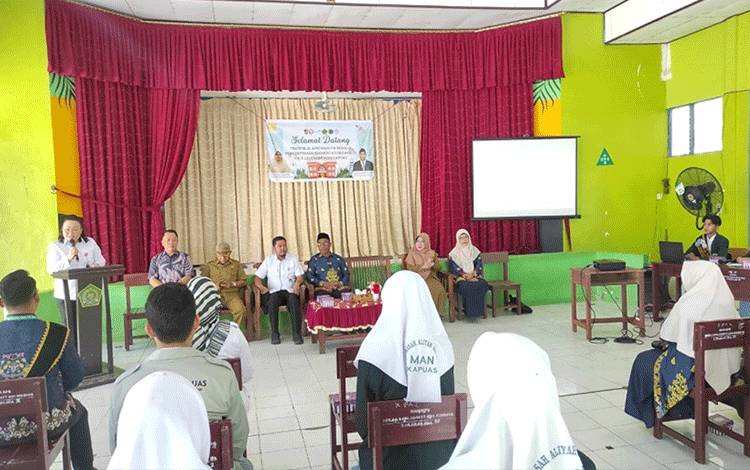 MAN Kapuas Sambut Positif Kegiatan Segmentasi Edukasi untuk Penilaian PIK R