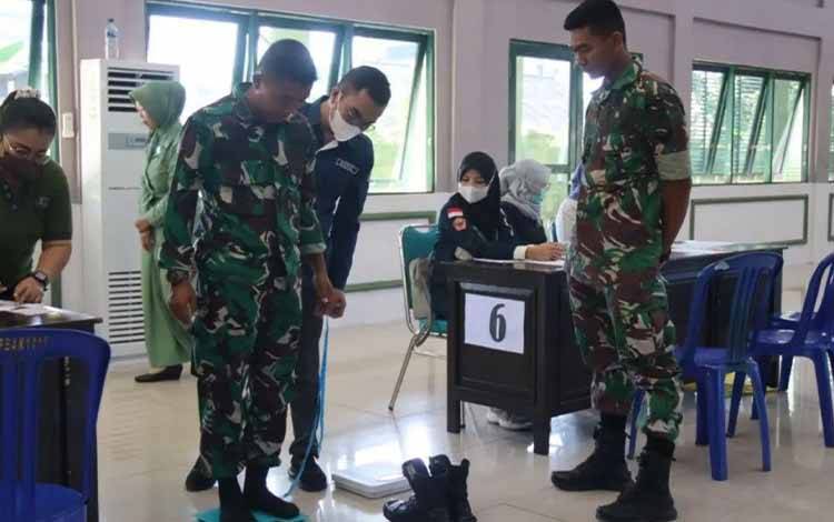 Kodim Kuala Kapuas Baksos Pengobatan Gratis Rangkaian HUT ke 65 Kodam XII Tanjungpura