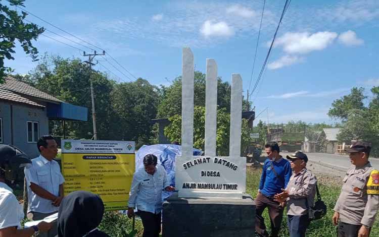 Tim Kecamatan Monev Pembangunan Fisik di Desa Anjir Mambulau Timur??
