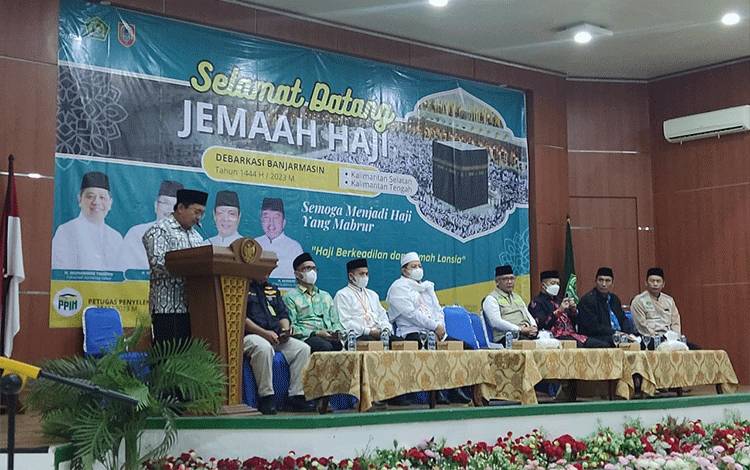 Asisten Pemesra Kalteng Sambut Jemaah Haji Kloter BDJ-03