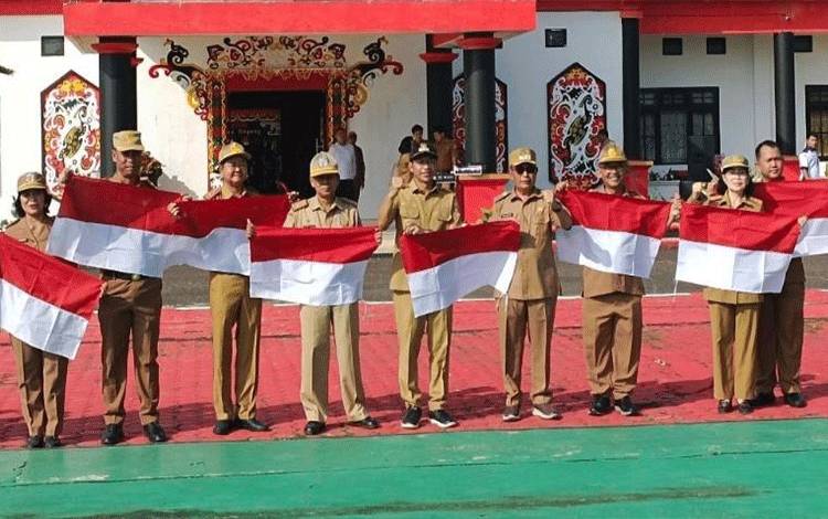 Masyarakat Kurang Mampu di Murung Raya akan Terima Bendera Merah Putih Gratis