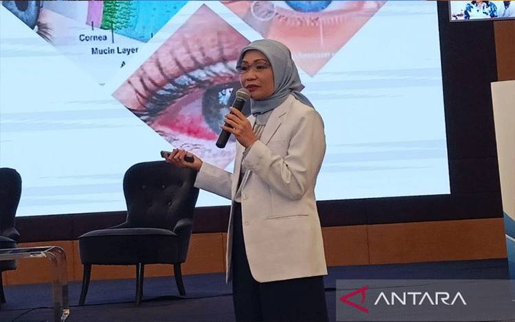 Riasan Mata Buat Wanita Lebih Berisiko Alami Mata Kering
