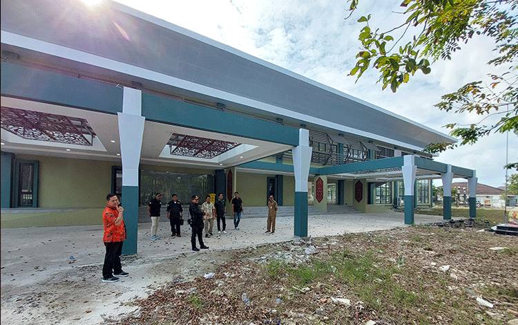Tinjau Bangunan Rujab Bupati, DPRD Kapuas: Jangan Sampai Terbengkalai
