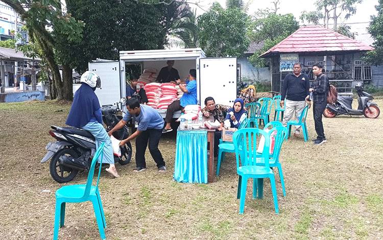 Kelurahan Selat Dalam Gelar Pasar Penyeimbang Beras Murah