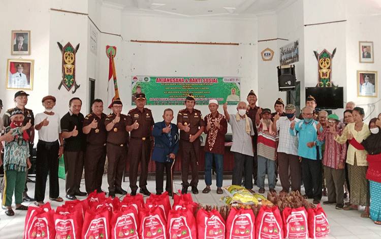 Peringatan HBA ke-63: Kajati Kalteng Laksanakan Anjangsana dan Bakti Sosial