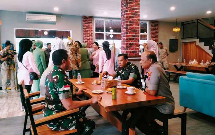 Kapolda Kalteng Coffe Morning dengan Pangdam XII Tanjung Pura Perkuat Sinergi