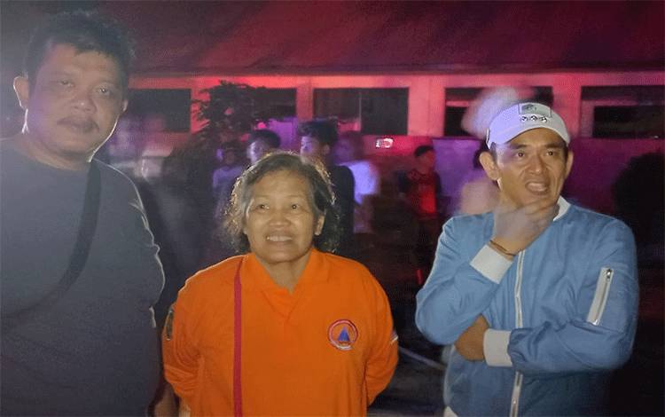 Camat Pahandut Tinjau SDN 9 Langkai Terbakar