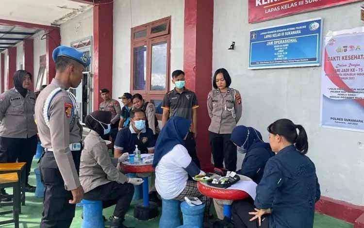 Polwan Polres Sukamara Laksanakan Bakti Kesehatan