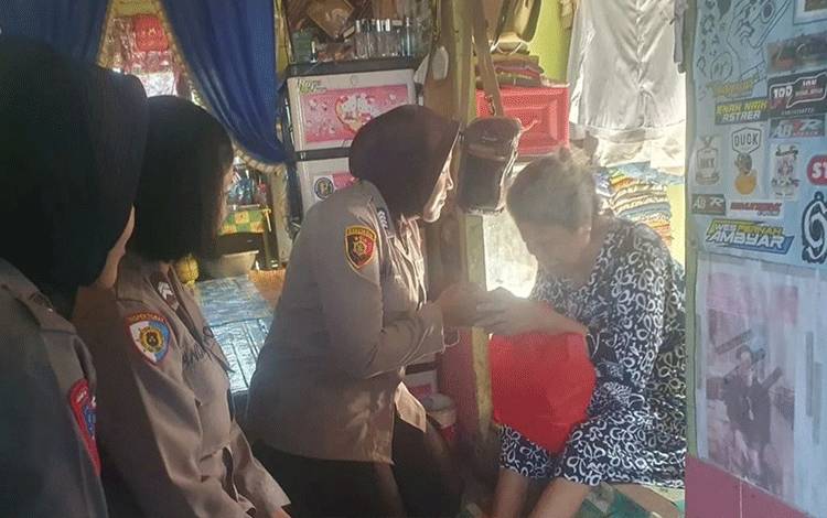 Tim Polwan Polres Kapuas Kembali Sambangi Rumah Warga, ini yang Dilakukan