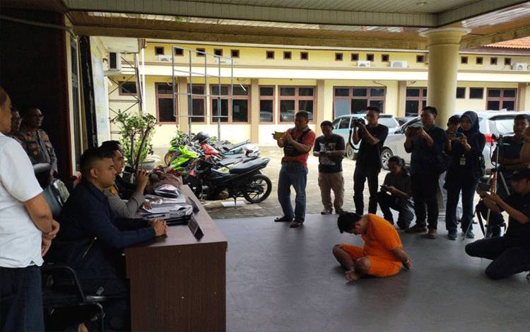 Polisi Tangkap Pembunuh Mantan Istri Setelah Buron 8 Tahun