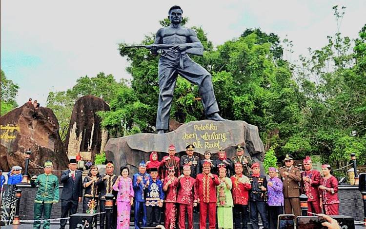 Dewan Sambut Baik Pembangunan Patung Tjilik Riwut di Objek Wisata Bukit Batu Katingan