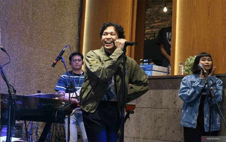 Pada Tur Album Kedua Hindia Bakal Beri Kejutan Berbeda di Tiap Kota