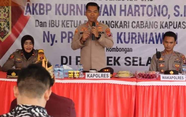 Kunker ke Polsek Selat, Kapolres Kapuas Silaturahmi dengan Unsur Kecamatan
