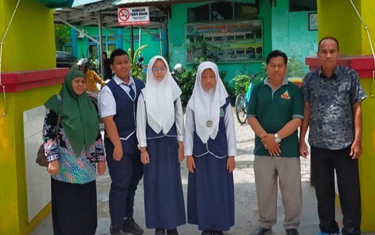 Tiga Peserta Didik MTsN 1 Kapuas Ikuti KSM Tingkat Provinsi?