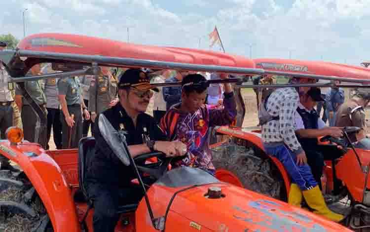 Mentan Pastikan Kebutuhan Beras Nasional Aman Hadapi El Nino
