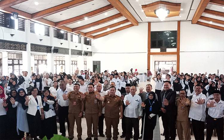397 Guru SMP di Kotim Ikuti Seminar Implementasi Kurikulum Merdeka?