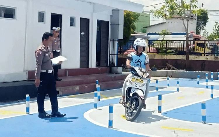 Satlantas Polres Kapuas Terapkan Lintasan Baru Ujian SIM C Tanpa Lintasan Angka 8?