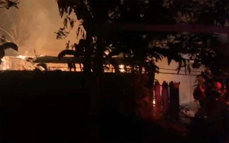 Sebuah Bangunan Jalan Temanggung Tilung 13 Terbakar