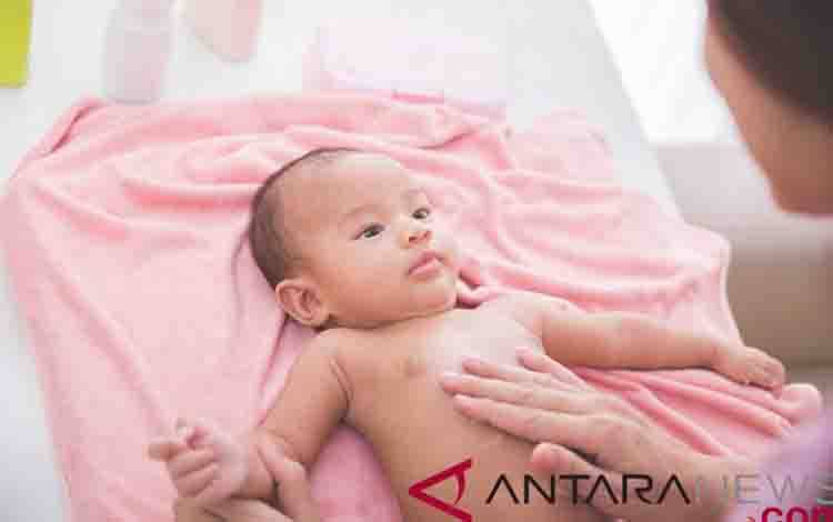 Dokter Anak Bagikan Cara Menjaga Higienitas Kulit Bayi