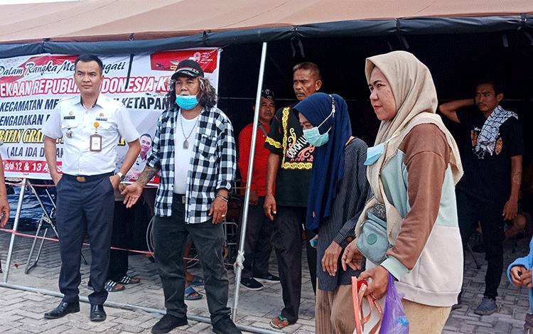 Sambut HUT RI Ke-78, Kecamatan MB Ketapang Hadirkan Pengobatan Gratis