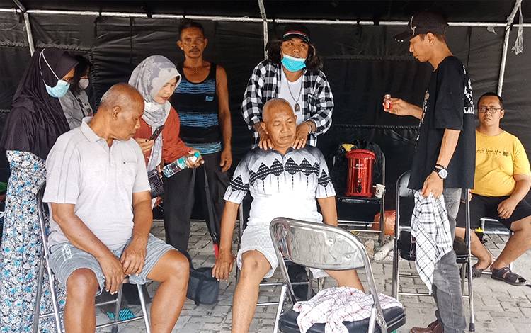 Mengenal Pengobatan Alternatif Paman Dakai yang Dibuka Gratis di MB Ketapang