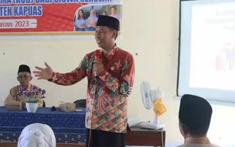 Program FKUB Masuk Sekolah, ini Materi Disampaikan Kepala Kemenag Kapuas ke Pelajar