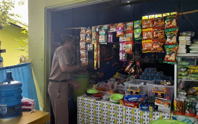 MAN Kapuas Sambut Baik DLH Sosialisasi Kantin Ramah Lingkungan