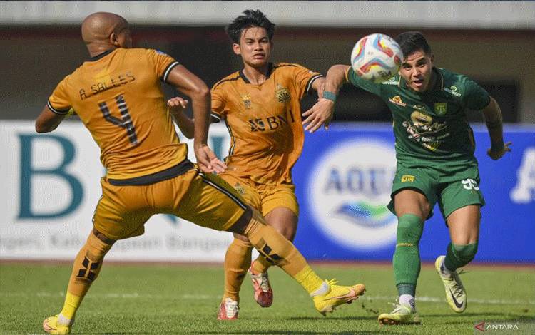 Uston Minta Persebaya Tetap Waspadai Persita