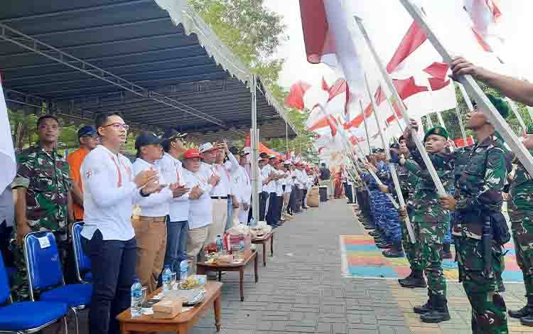 Gerakan Pembagian 10 Juta Bendera Merah Putih Diharapkan Tingkatkan Kesadaran Bela Negara
