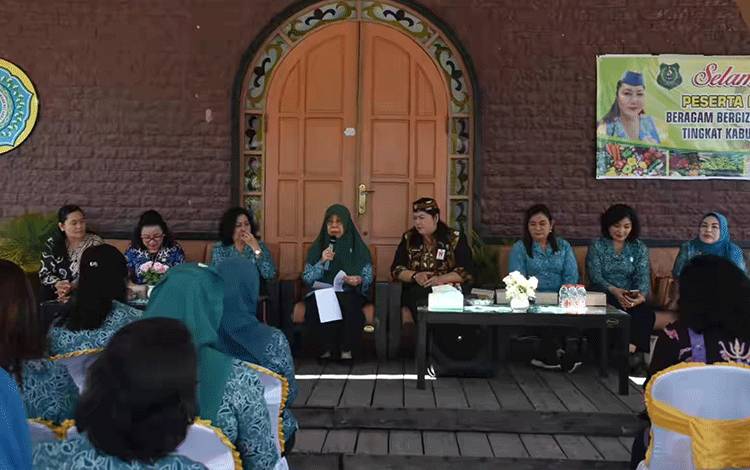 Kader PKK Kapuas Diajak Tingkatkan Kreativitas Mengolah Bahan Pangan Lokal