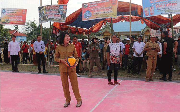 Bupati Pulang Pisau Buka Turnamen Bola Volly Kecamatan Maliku