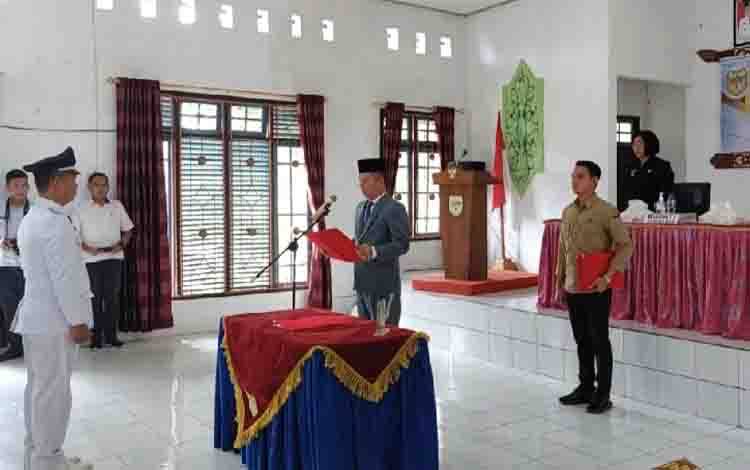 Bupati Gunung Mas Lantik Pj Kades Sangal