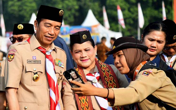 Presiden dan Ibu Iriana Tinjau Raimuna Nasional XII