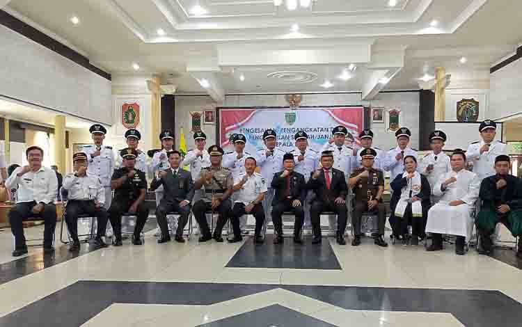 Bupati Barito Timur Lantik 84 Kades Terpilih