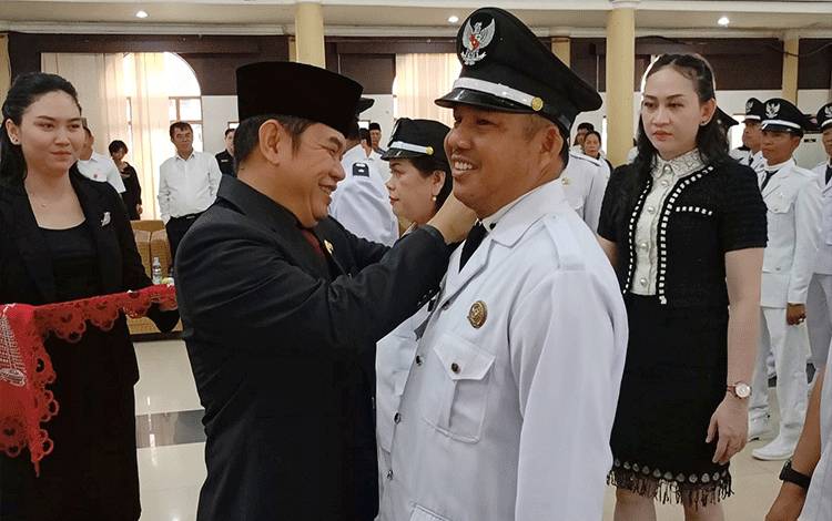 Pesan Penting Bupati Barito Timur Terhadap 84 Kades yang Baru Dilantik
