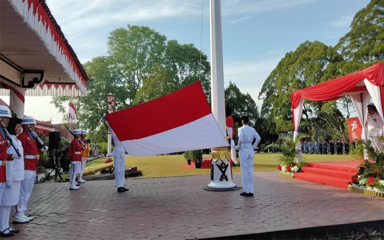 Pj Bupati Kobar Pimpin Upacara HUT ke-78 RI