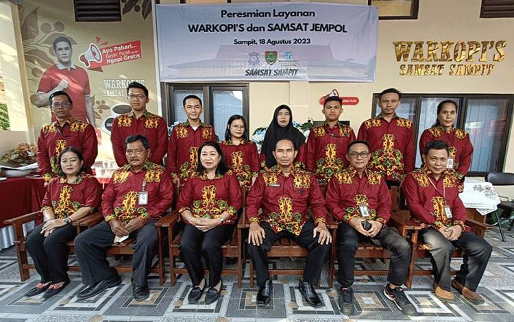 Bapenda Kalteng Resmikan Layanan Warkopis dan Samsat Jempol Sampit