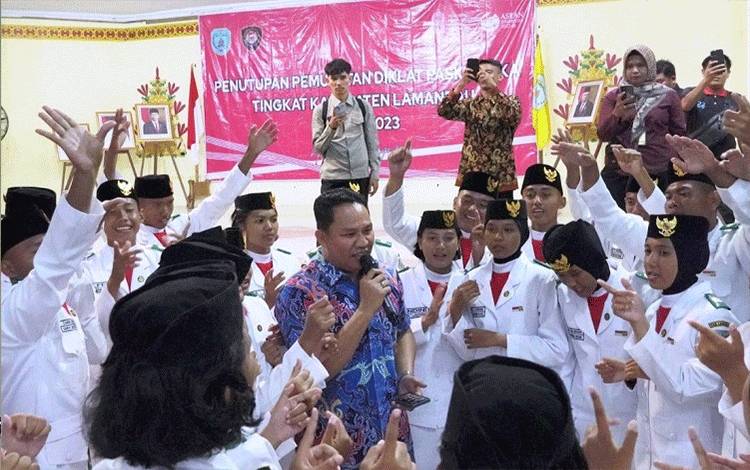 Bupati Lamandau Tutup Pemusatan Diklat Paskibraka