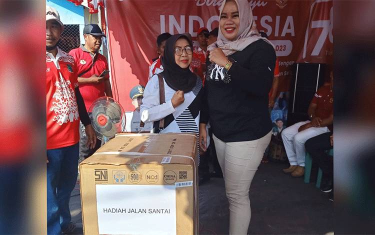 Diikuti Antusias Masyarakat, Anggota DPRD Kapuas ini Dukung Jalan Santai di Selat Hulu