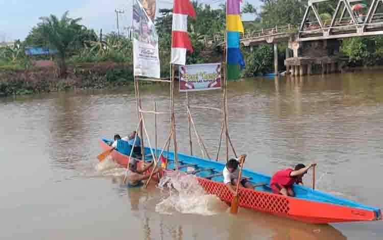 Sekda Apresiasi Lomba Dayung dan Besei Kambe di Kapuas Hilir