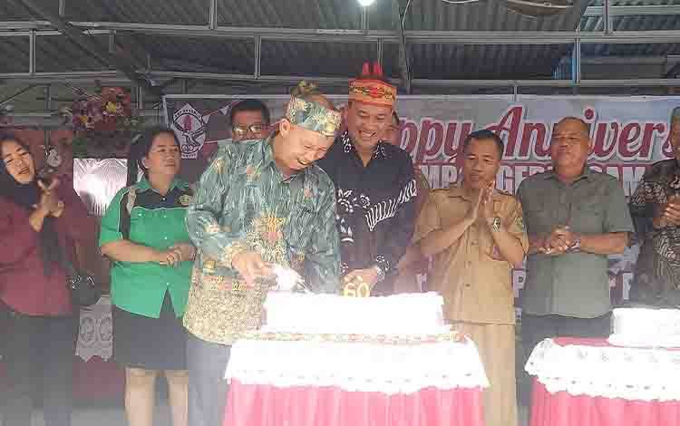 Hari Ulang Tahun SMPN 2 Sampit Meriah