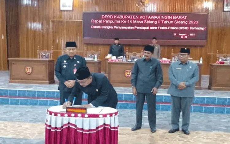 DPRD Kobar Sahkan Perda Pencegahan Permukiman Kumuh