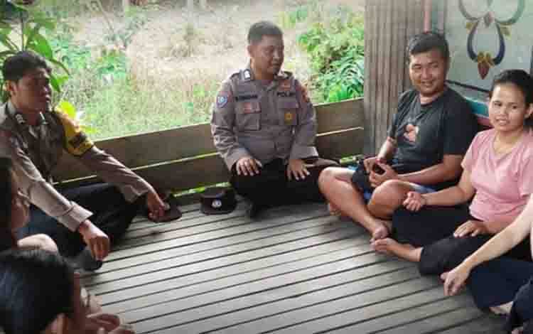 Anggota Polsek Timpah Berikan Imbauan Waspada TPPO